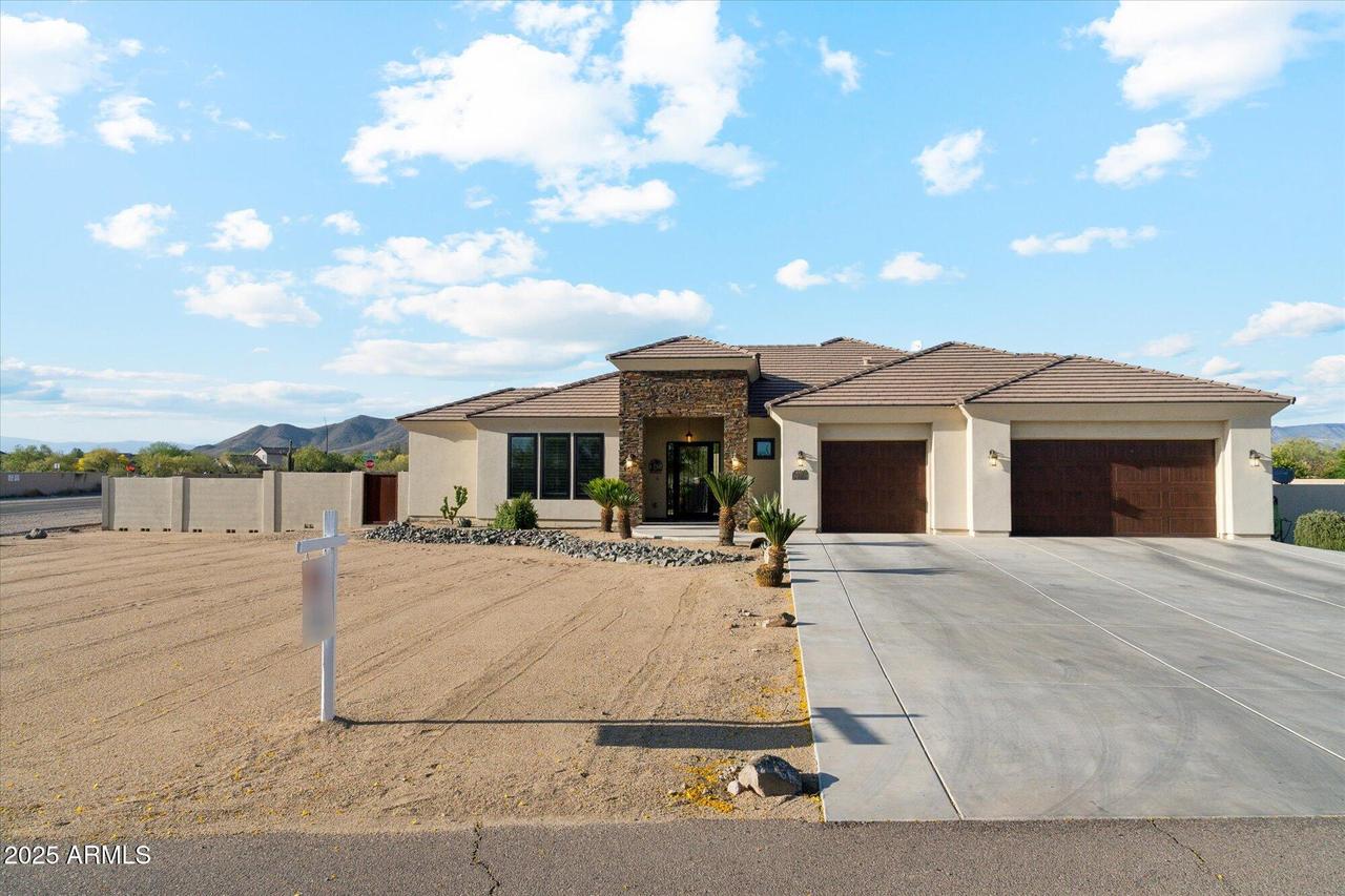 1842 W Mesquite St., Phoenix, AZ 85086