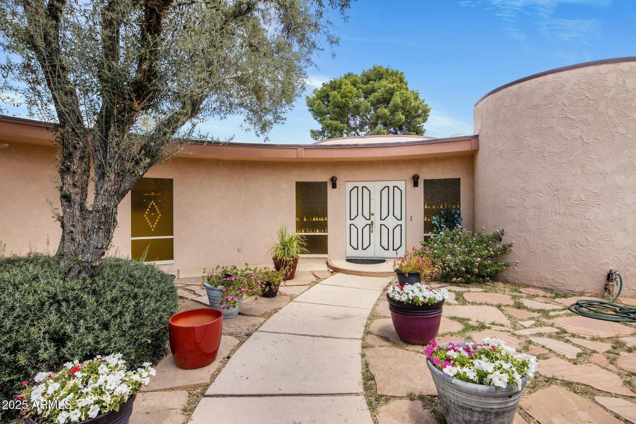 14258 N Canterbury Dr., Phoenix, AZ 85023