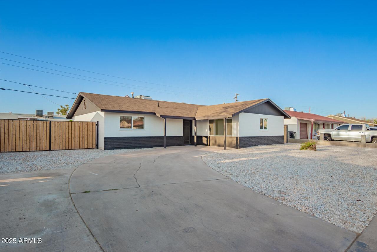 6740 W Roma Ave., Phoenix, AZ 85033