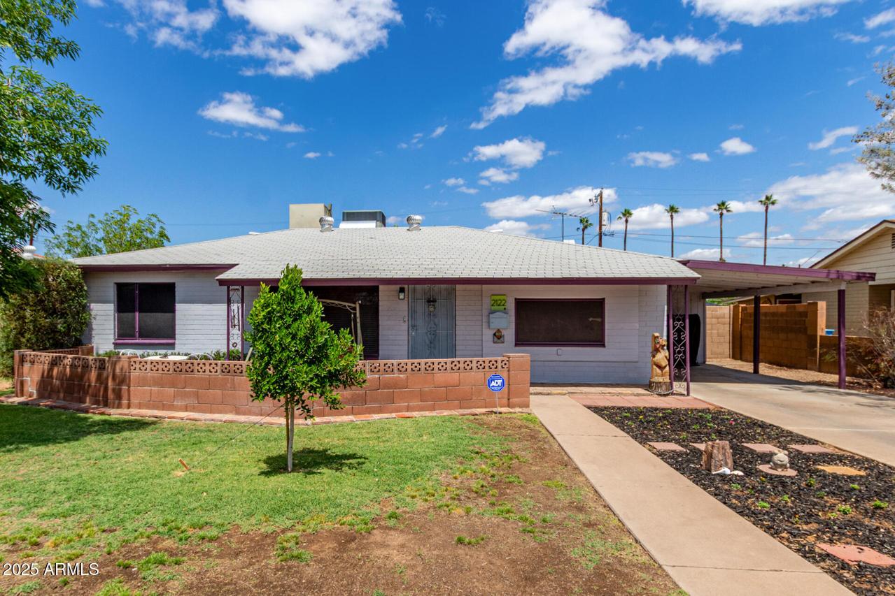 2122 W Piccadilly Rd., Phoenix, AZ 85015
