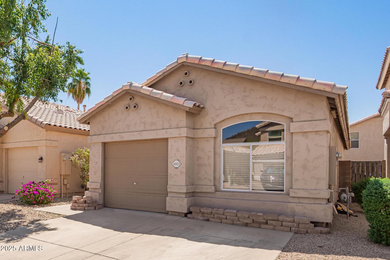 4923 W Wahalla Ln., Glendale, AZ 85308