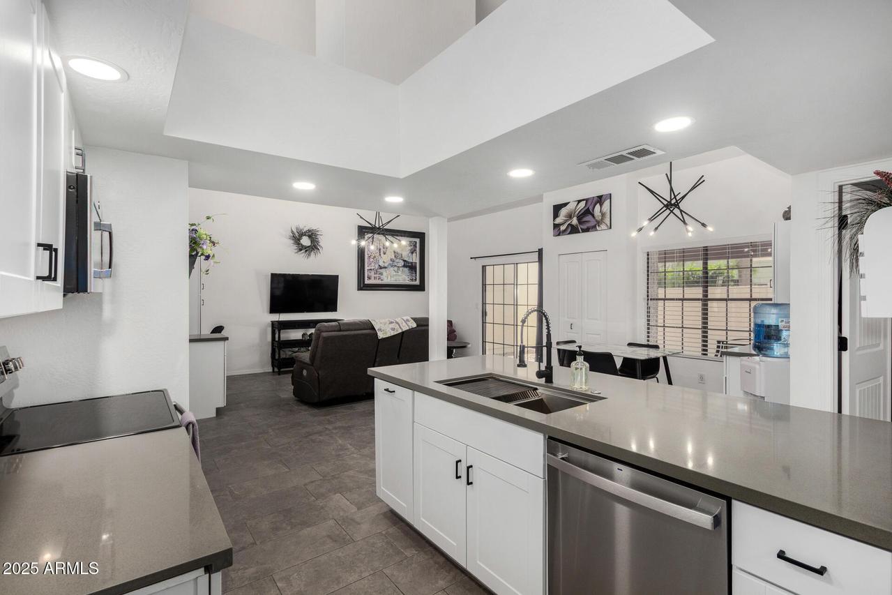 7724 S Apricot Dr., Tempe, AZ 85284