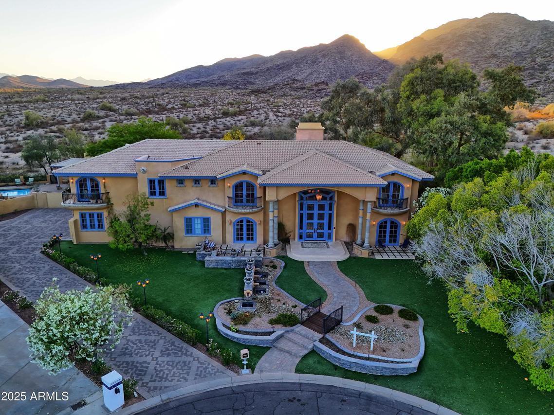 12240 S Honah Lee Ct., Phoenix, AZ 85044