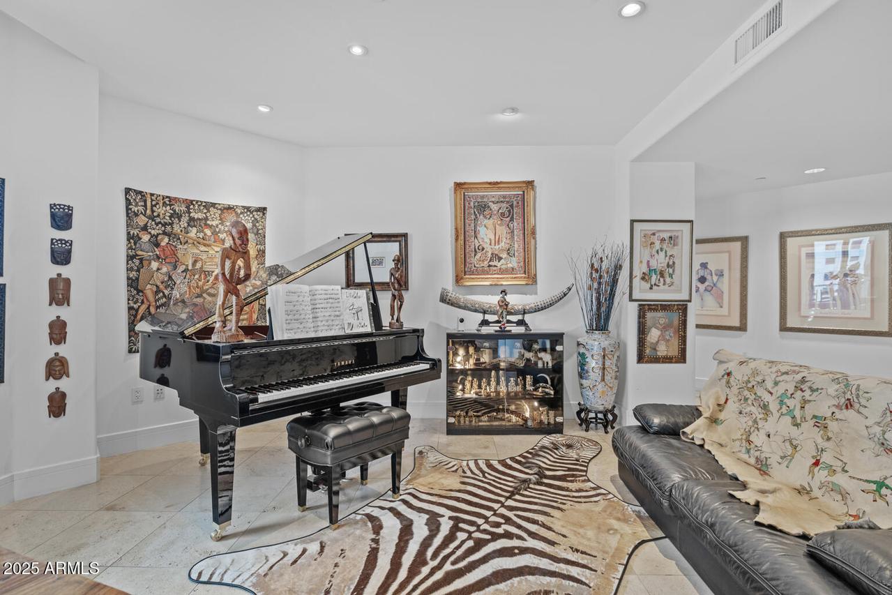 2402 E Esplanade Ln. #604, Phoenix, AZ 85016