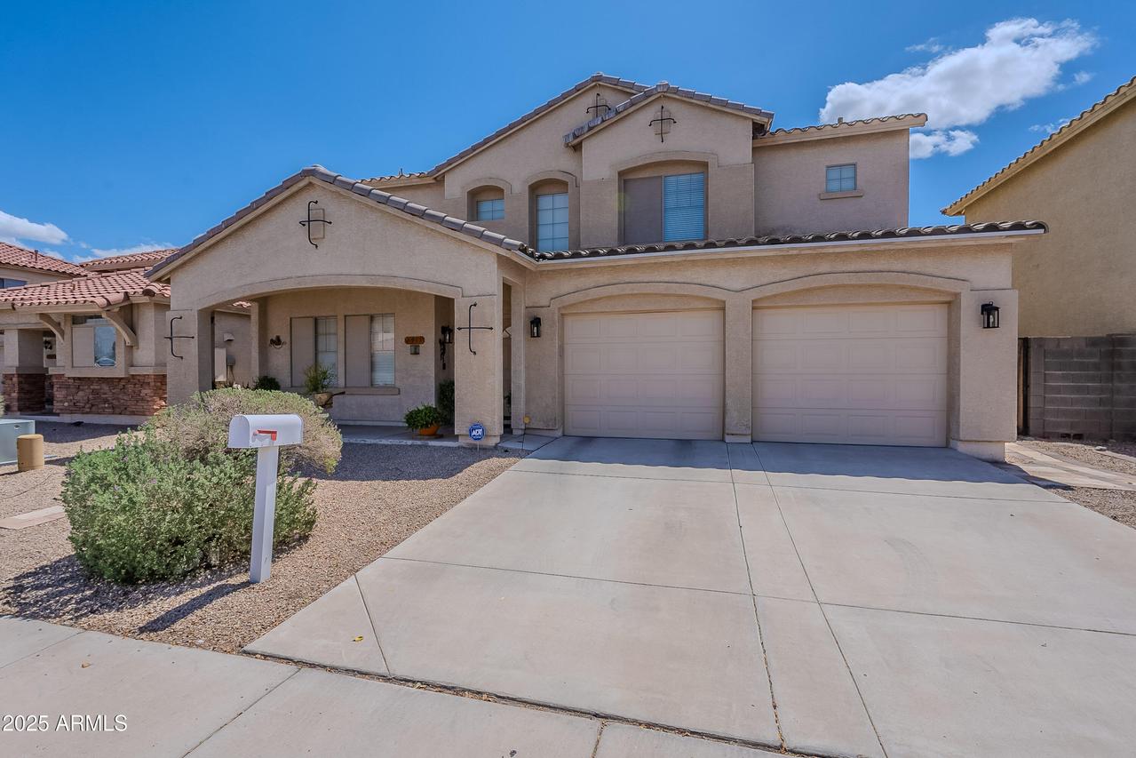 2911 W Keim Dr., Phoenix, AZ 85017