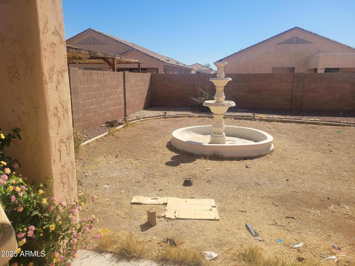 5665 W Laurie Ln., Glendale, AZ 85302