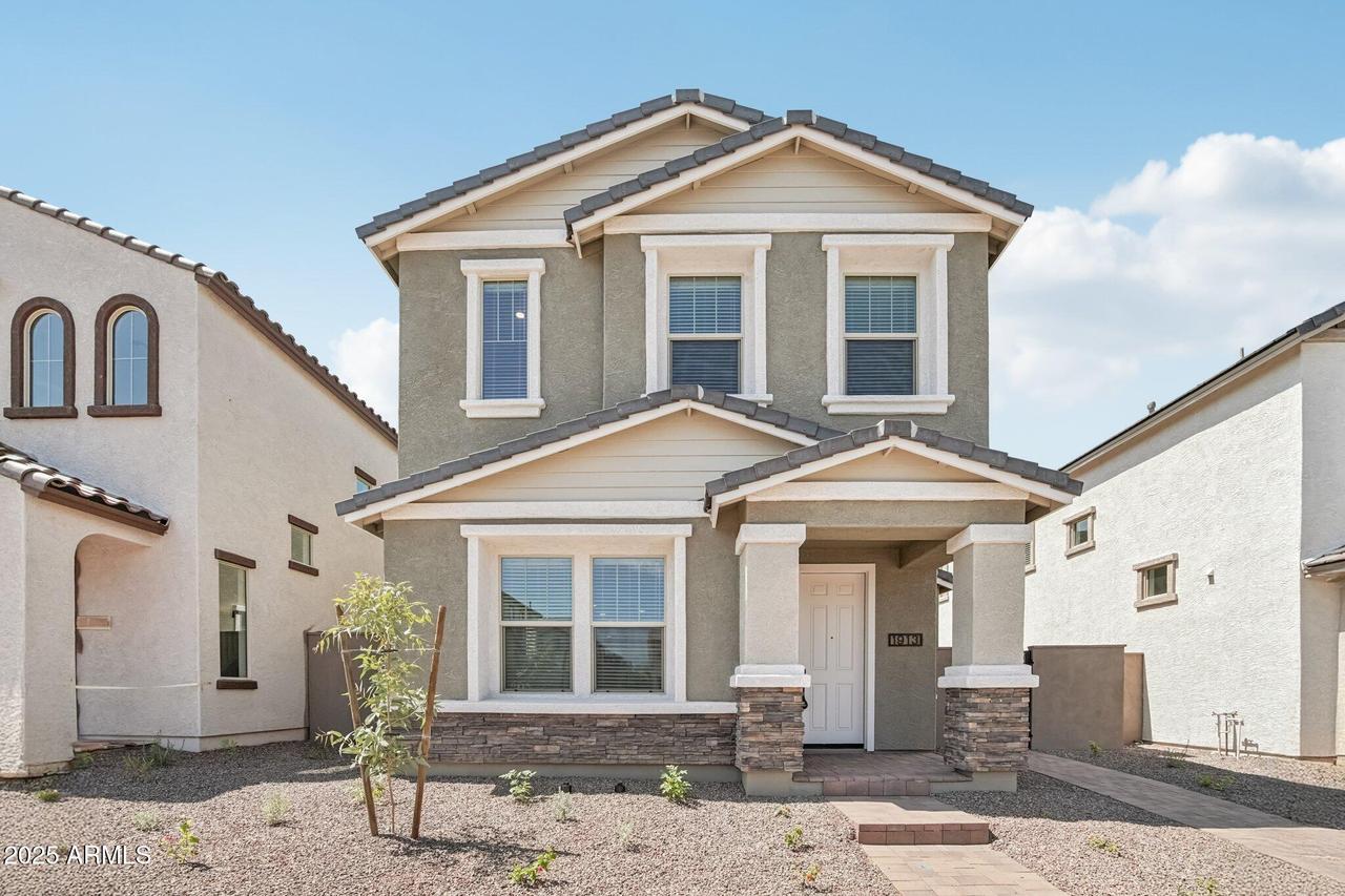 1913 W Lariat Ln., Phoenix, AZ 85085