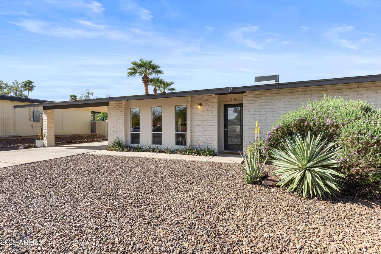 845 E Village Circle Dr., Phoenix, AZ 85022