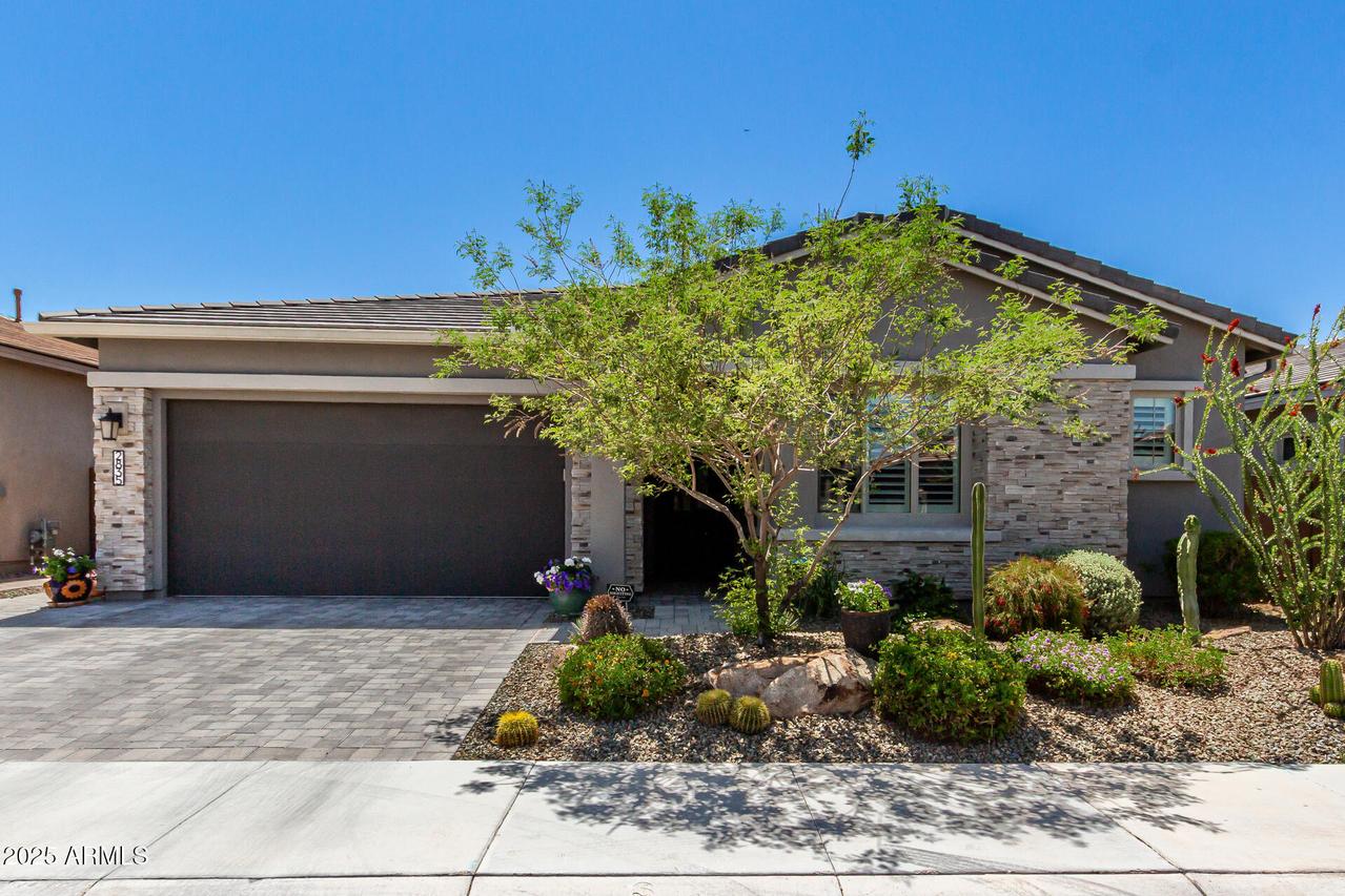 2835 E Donald Dr., Phoenix, AZ 85050