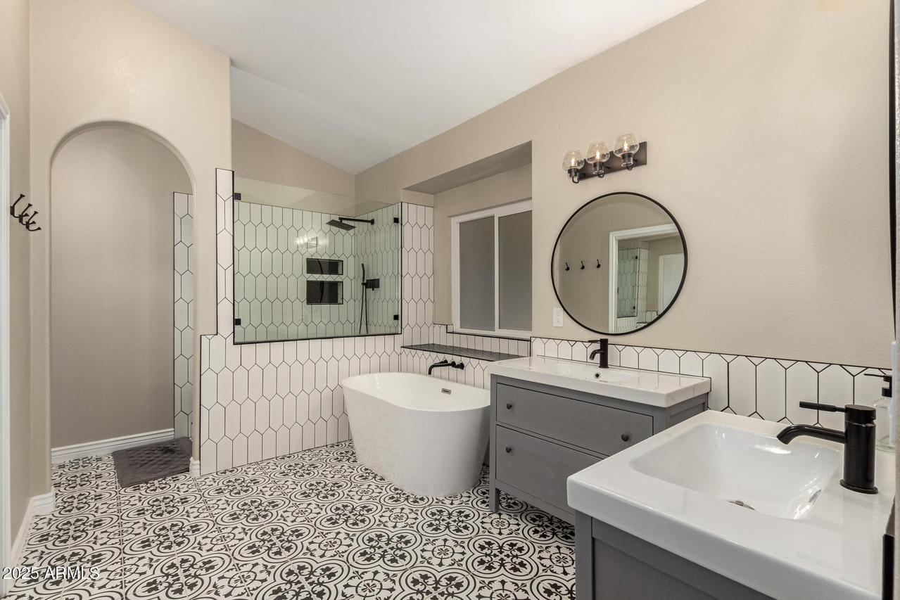16014 S 13th Way, Phoenix, AZ 85048
