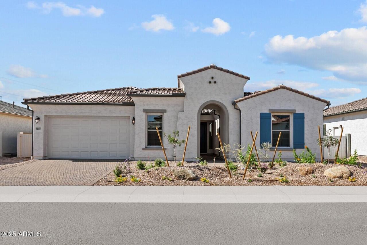 12327 W Luxton Ln., Avondale, AZ 85323