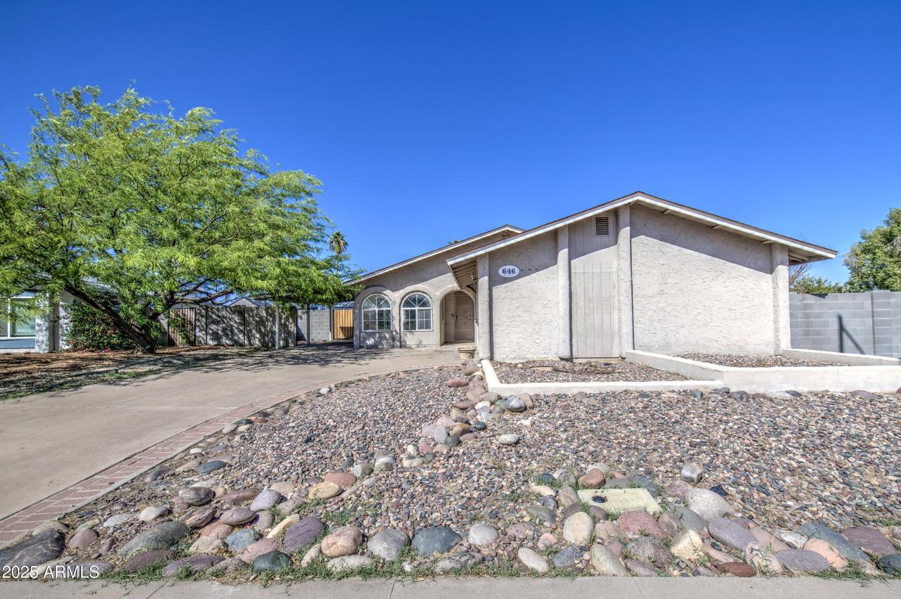 646 W Grove Cir., Mesa, AZ 85210