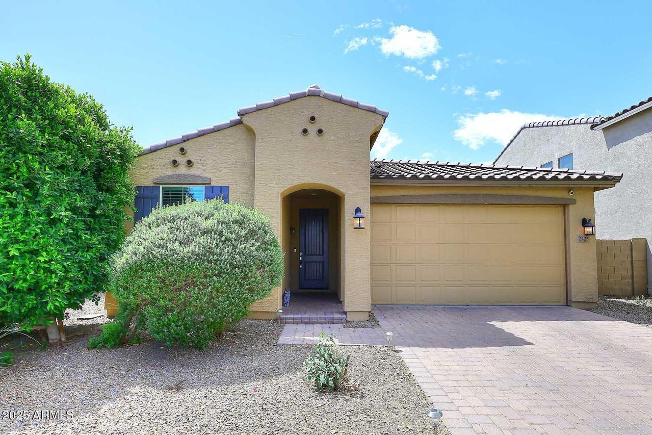 2425 E Beverly Rd., Phoenix, AZ 85042