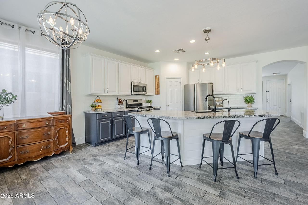 2210 W Calle Del Sol, Phoenix, AZ 85085