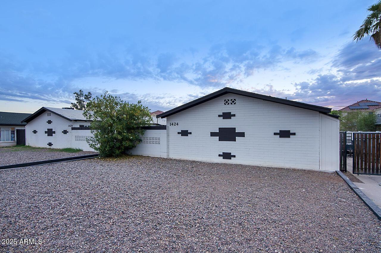 1424 S Stanley Pl., Tempe, AZ 85281