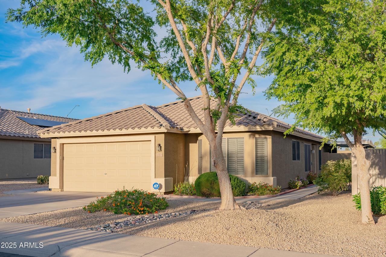 17225 N 51st Dr., Glendale, AZ 85308