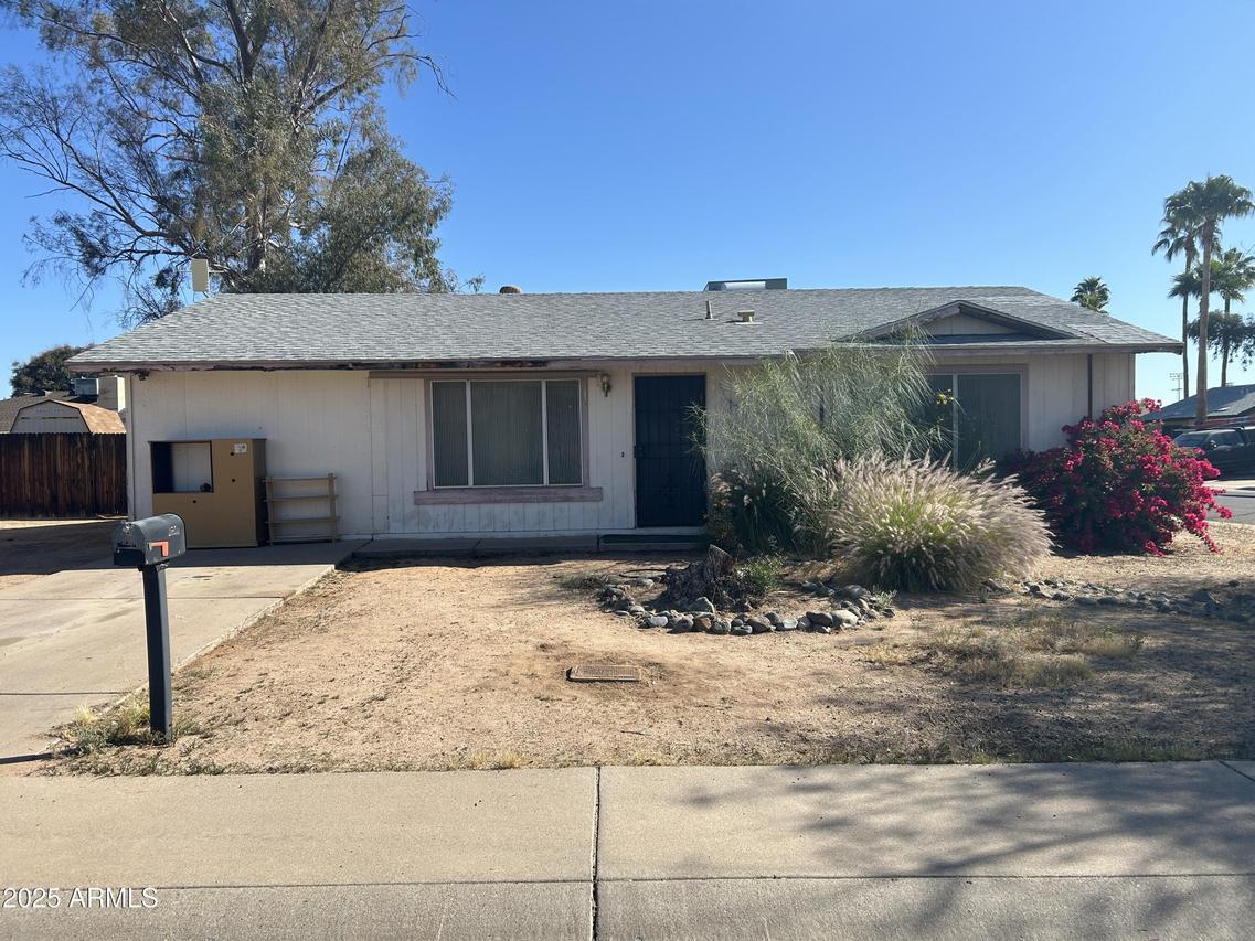 3556 E Helena Dr., Phoenix, AZ 85032