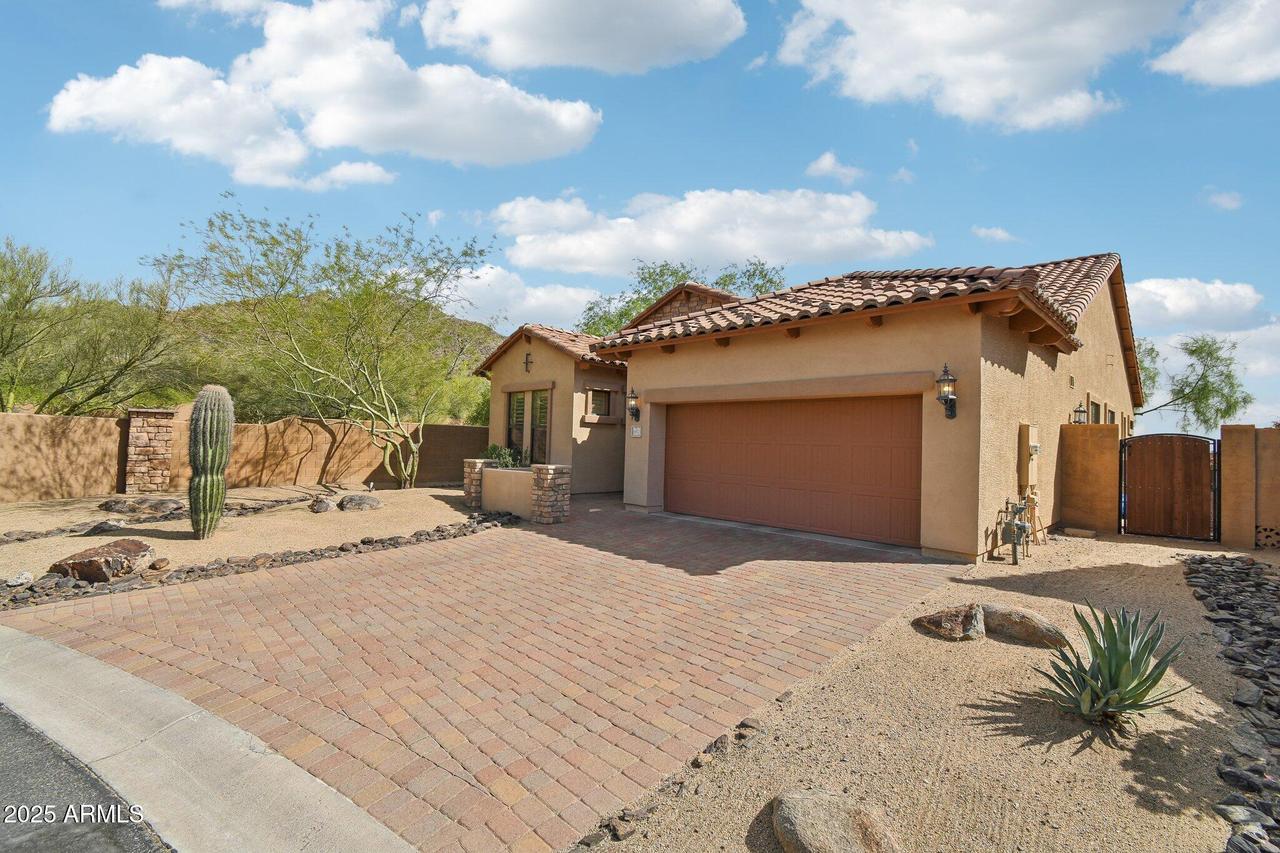 6937 E Sierra Morena Cir., Mesa, AZ 85207