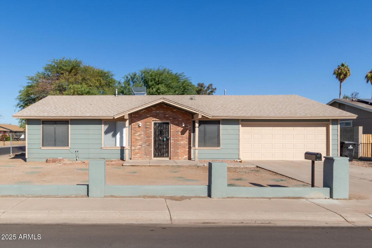 8640 W Mitchell Dr., Phoenix, AZ 85037