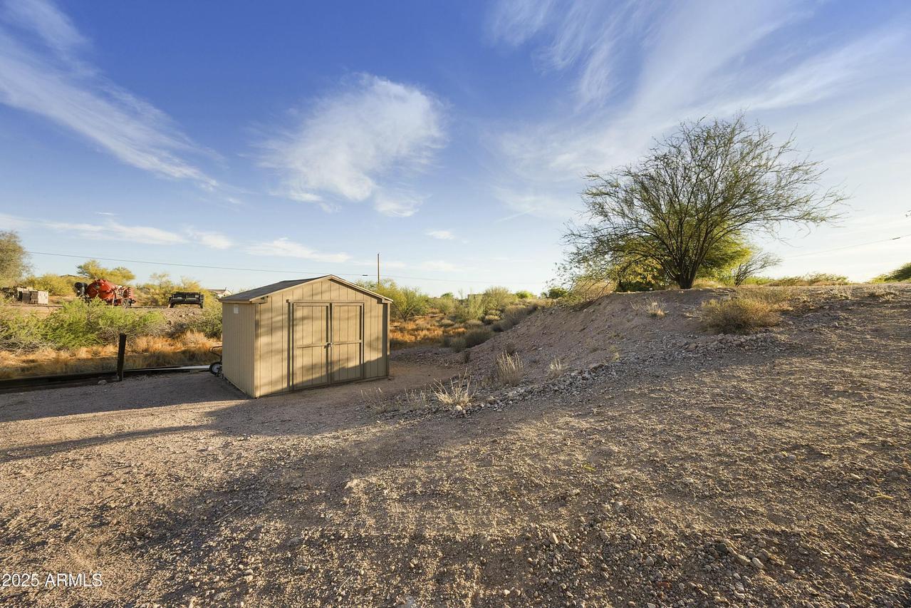 515 S Roadrunner Rd., Apache Junction, AZ 85119