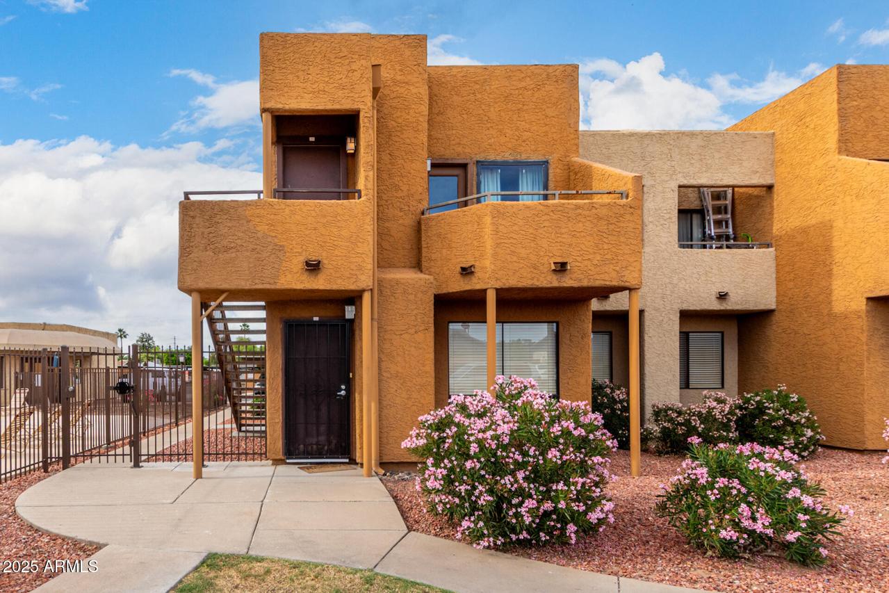 11640 N 51st Ave. #211, Glendale, AZ 85304