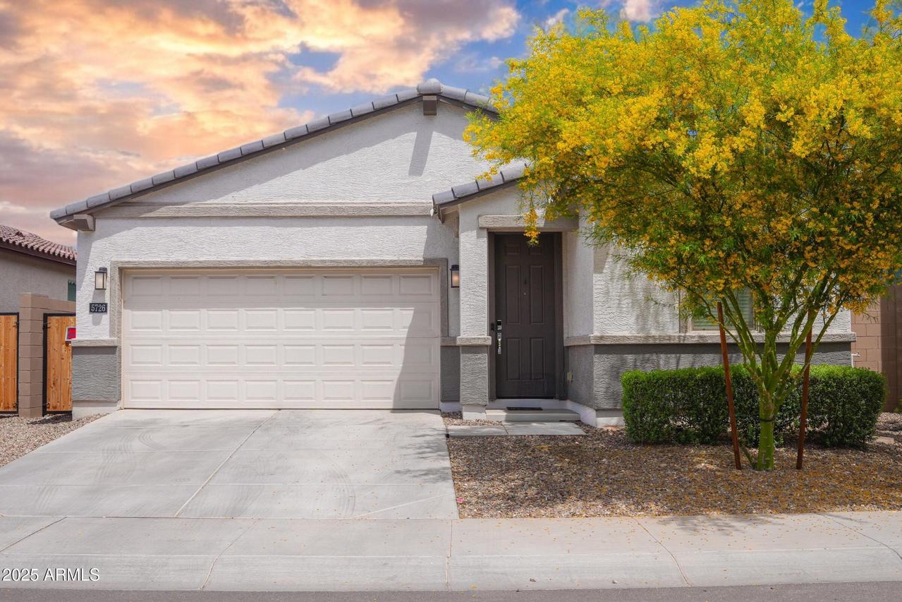 5726 W Atlantis Way, Phoenix, AZ 85043