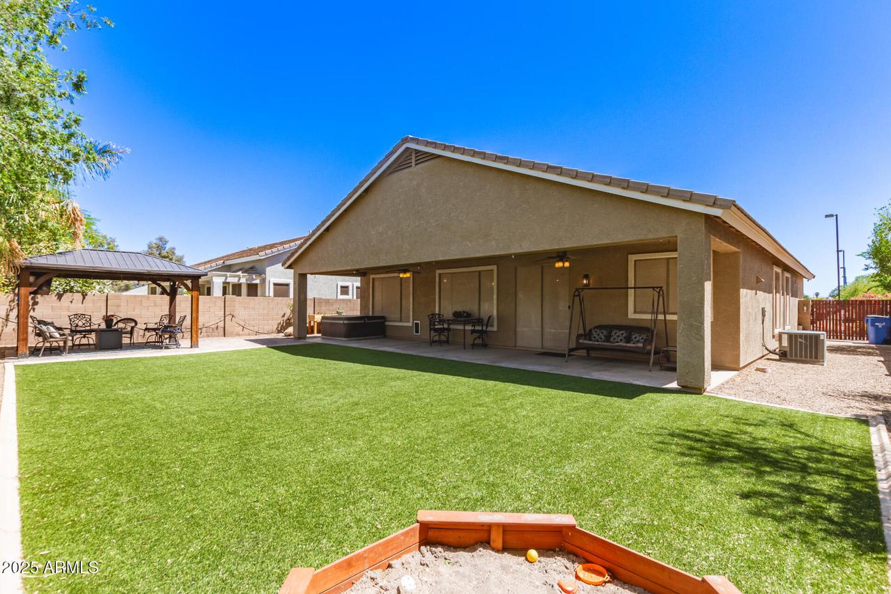1926 S Longspur Ln., Gilbert, AZ 85295