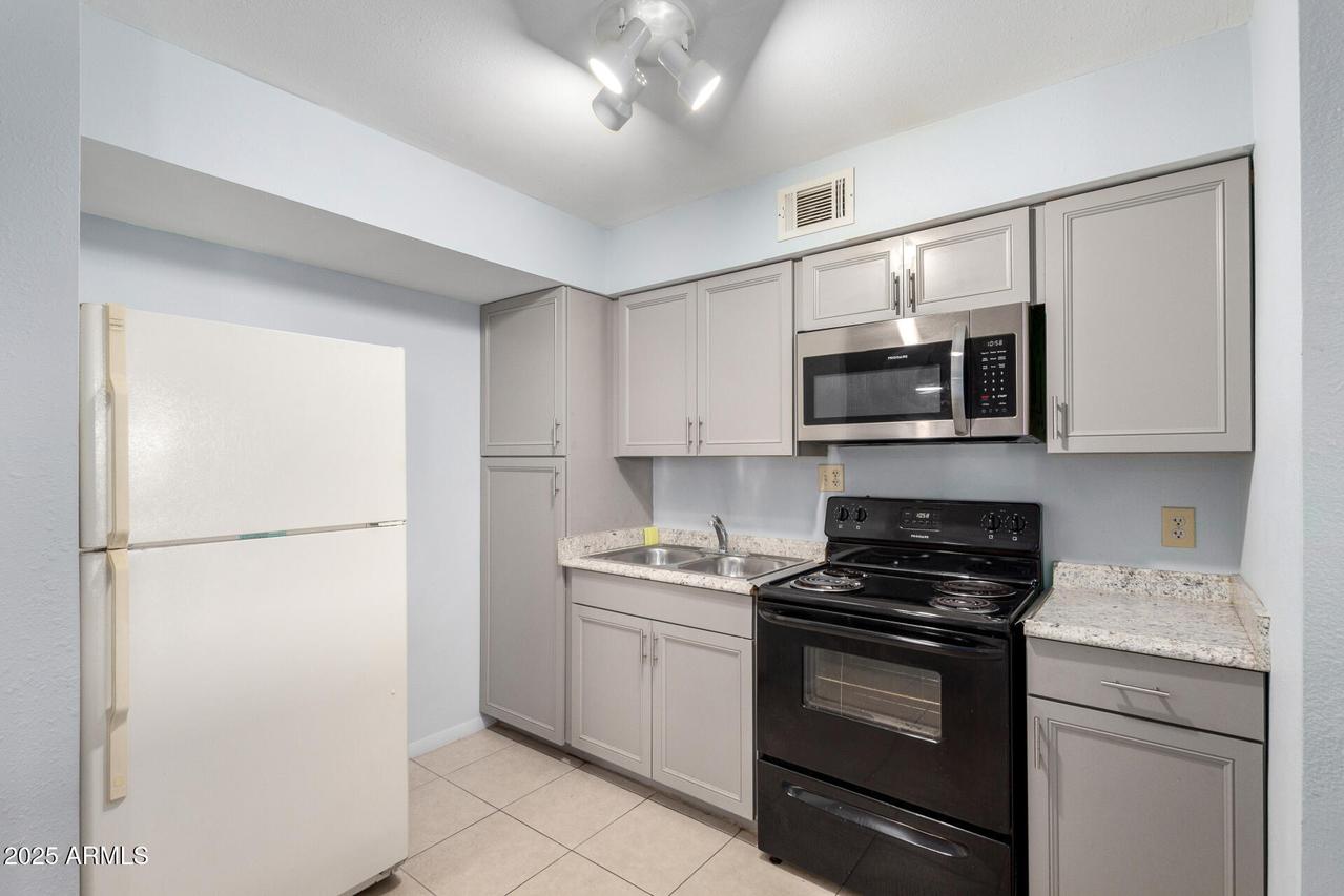4410 N Longview Ave. #124, Phoenix, AZ 85014
