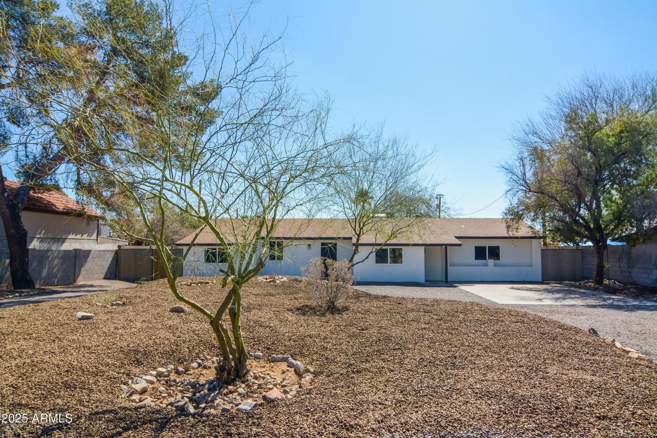 3249 E Sunnyside Ln., Phoenix, AZ 85032