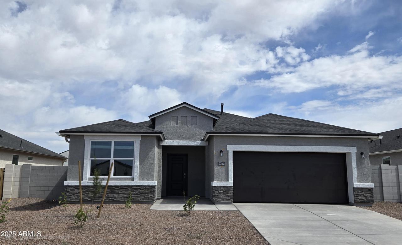 5704 E Smeaton Pl., San Tan Valley, AZ 85140
