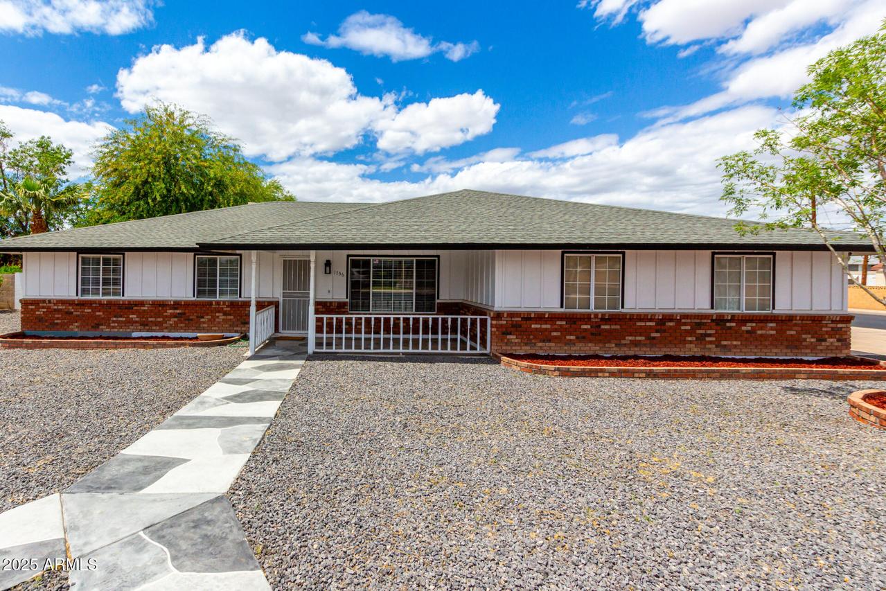 1756 N Summer Cir., Mesa, AZ 85203