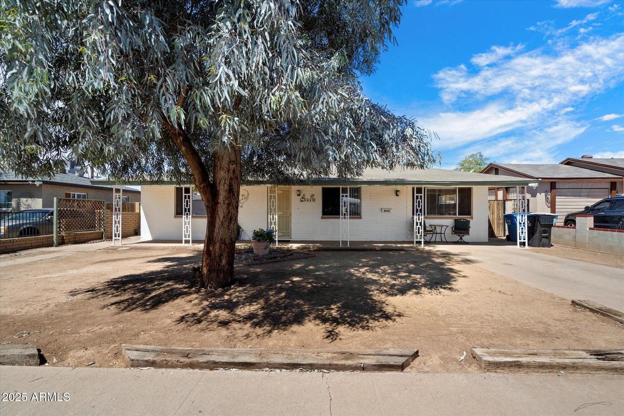 8042 N 28th Ave., Phoenix, AZ 85051