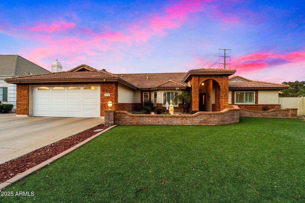 1934 E Cypress Tree Dr., Gilbert, AZ 85234