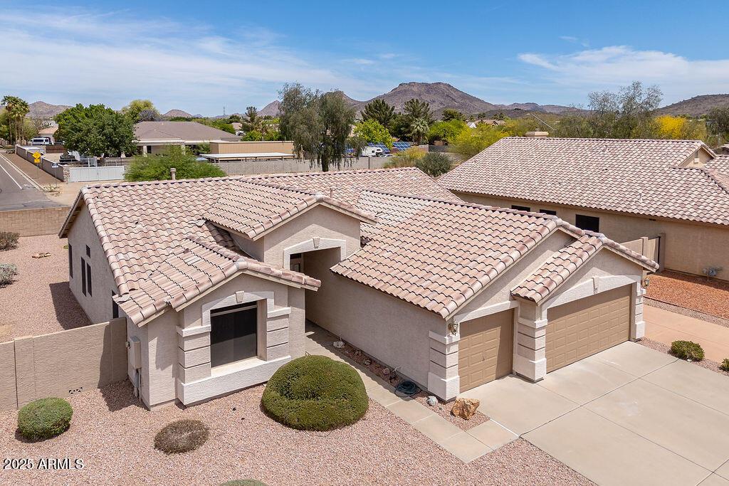 6988 W Monte Lindo, Glendale, AZ 85310