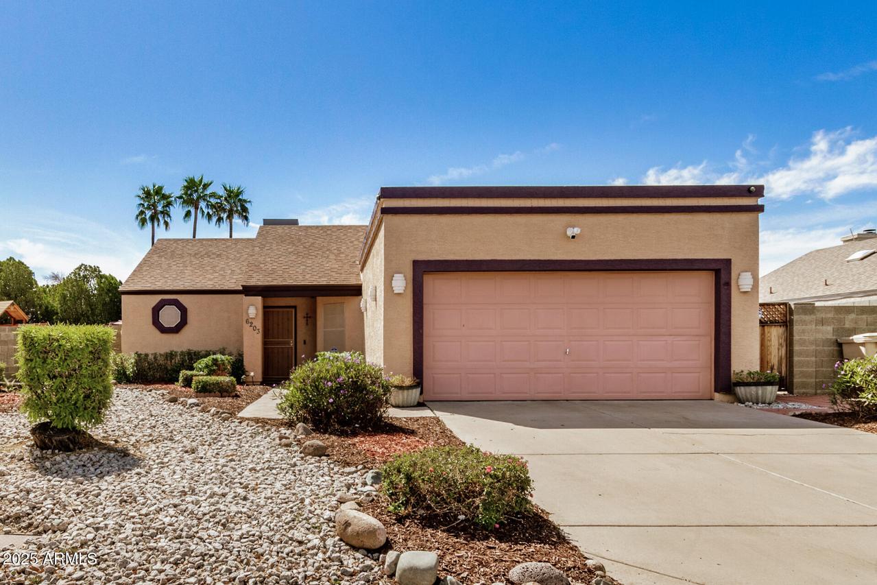 6203 W Caribe Ln., Glendale, AZ 85306