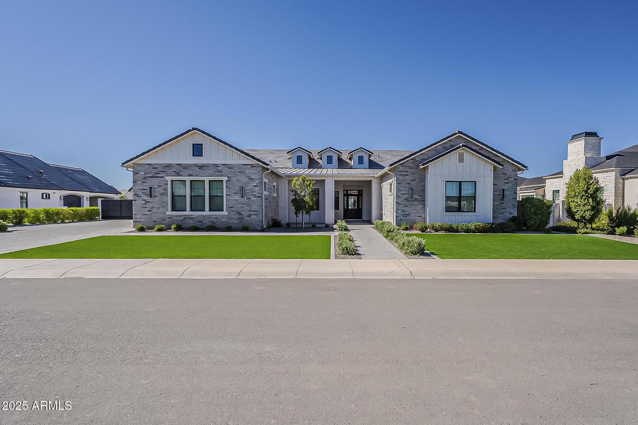 2697 E Maplewood St., Gilbert, AZ 85297