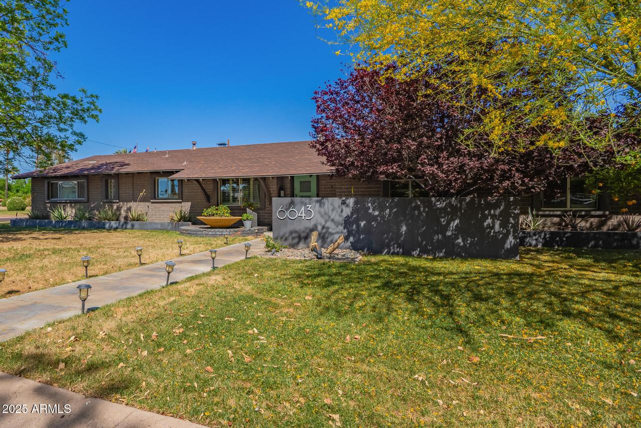 6643 N 7th Dr., Phoenix, AZ 85013