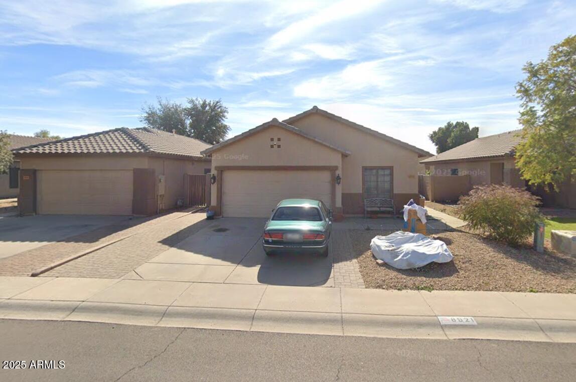 8921 W Laurel Ln., Peoria, AZ 85345