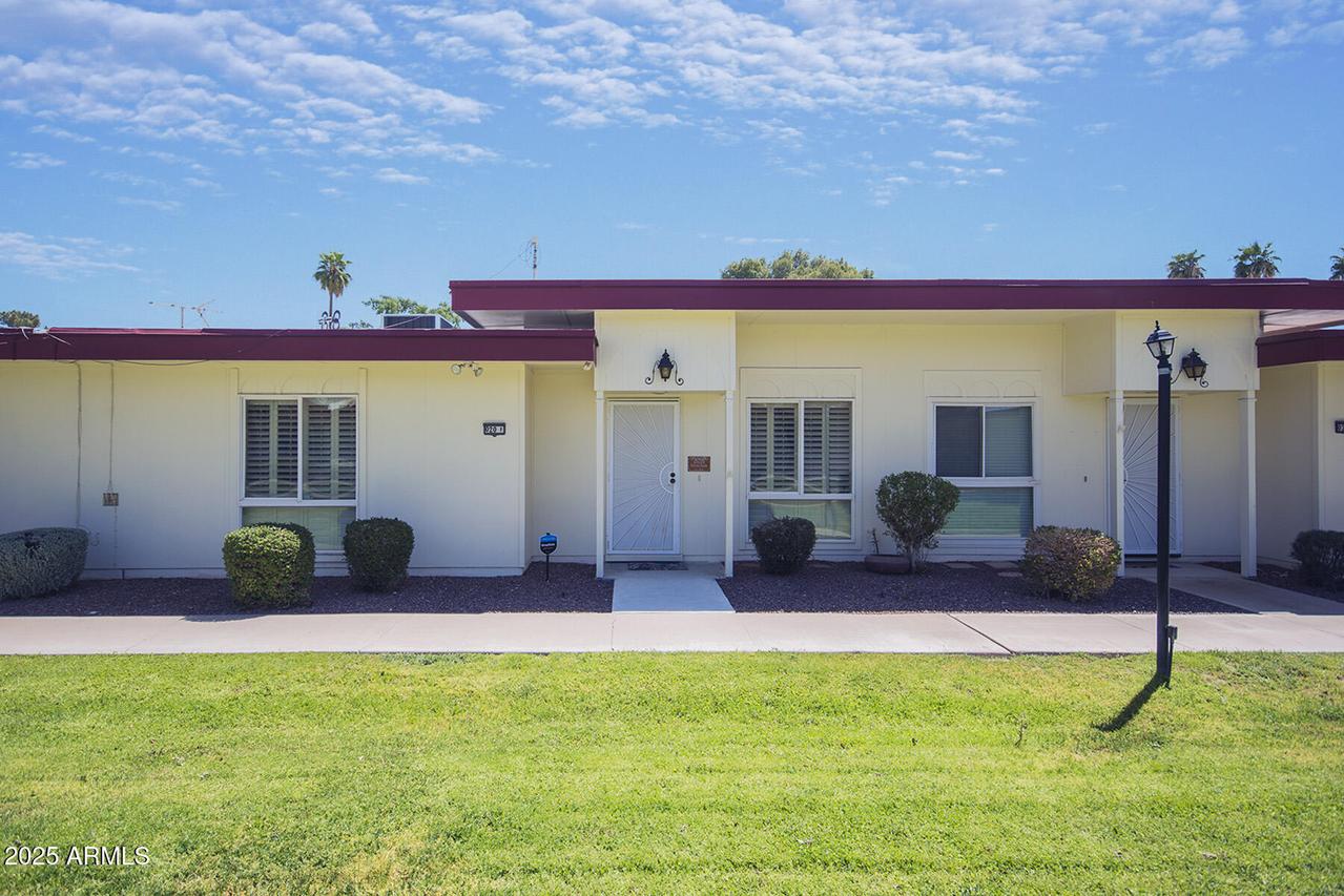 10020 W Royal Oak Rd. #F, Sun City, AZ 85351