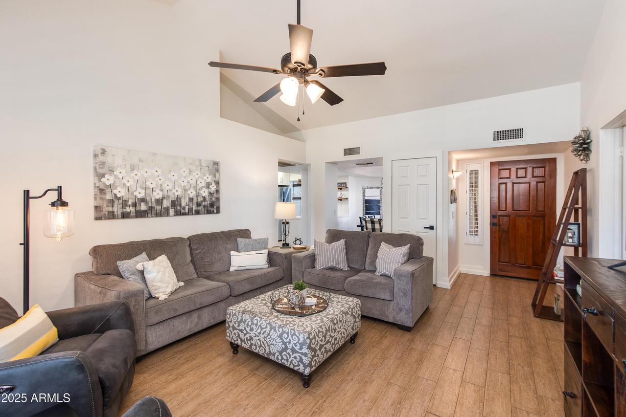 9121 W Topeka Dr., Peoria, AZ 85382