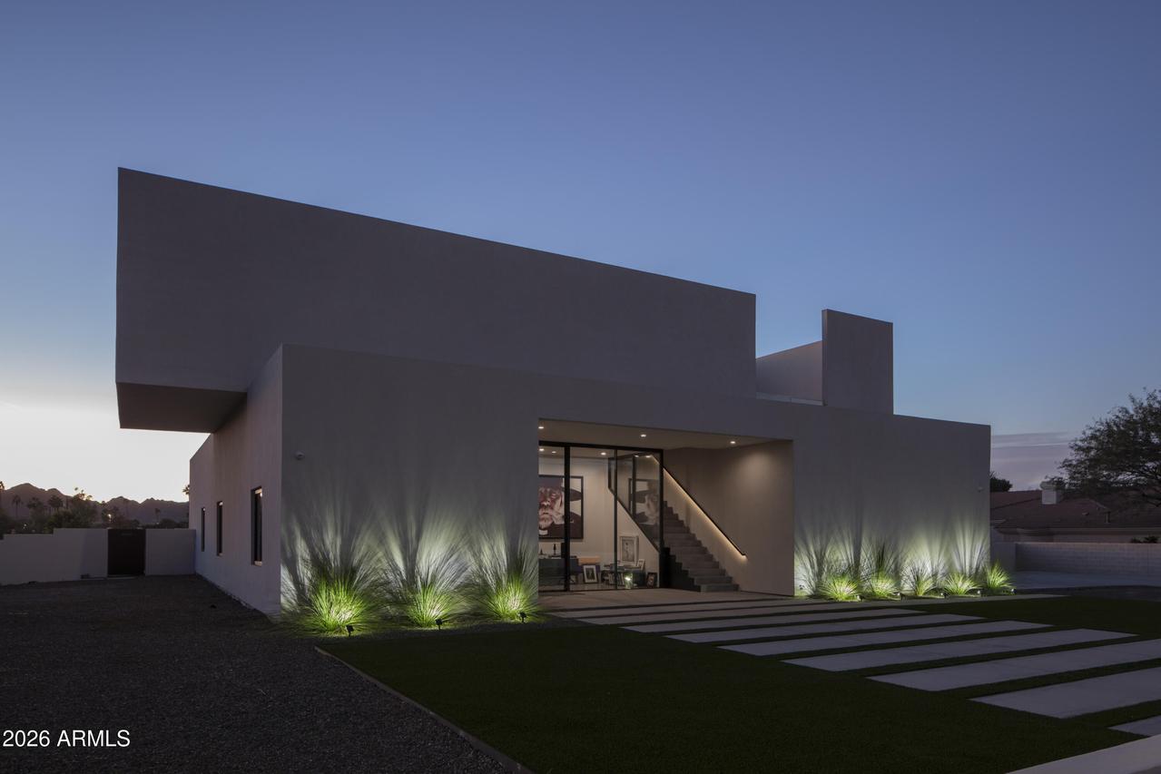 10310 N 37th St., Phoenix, AZ 85028