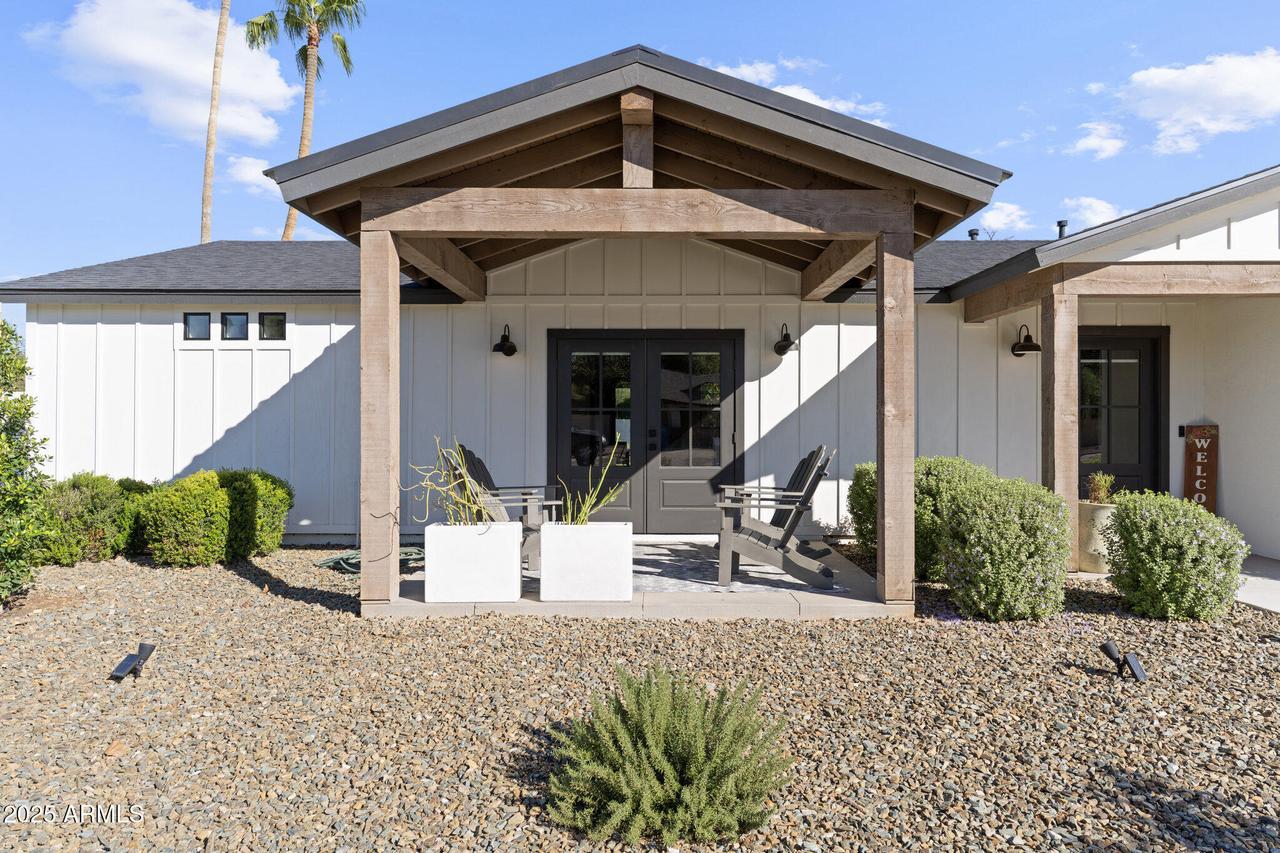 11039 N 42nd St., Phoenix, AZ 85028