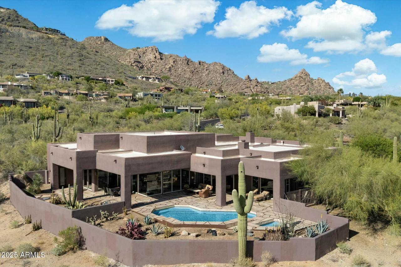 6407 E Old Paint Tr., Carefree, AZ 85377