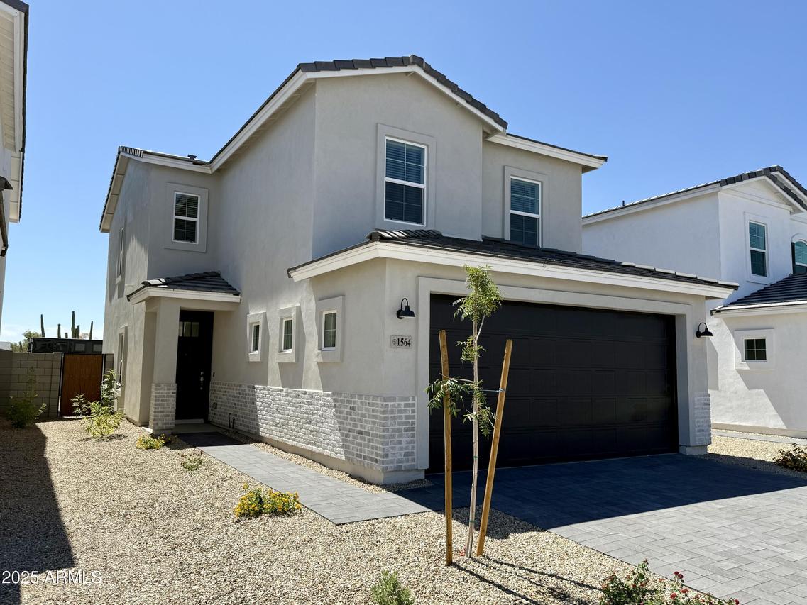 1564 N Pueblo Dr., Apache Junction, AZ 85120