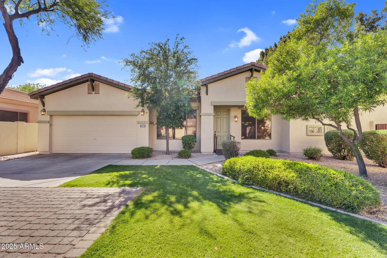 2000 W Periwinkle Way, Chandler, AZ 85248