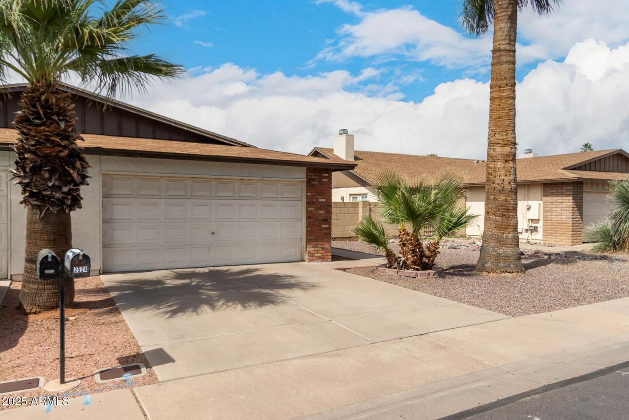 2524 W Kiva Ave., Mesa, AZ 85202