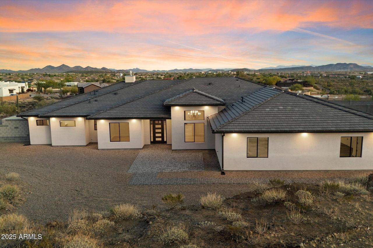 3445 W Carriage Dr., Phoenix, AZ 85086