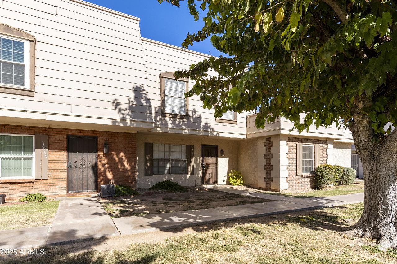 1011 E Lodge Dr., Tempe, AZ 85283