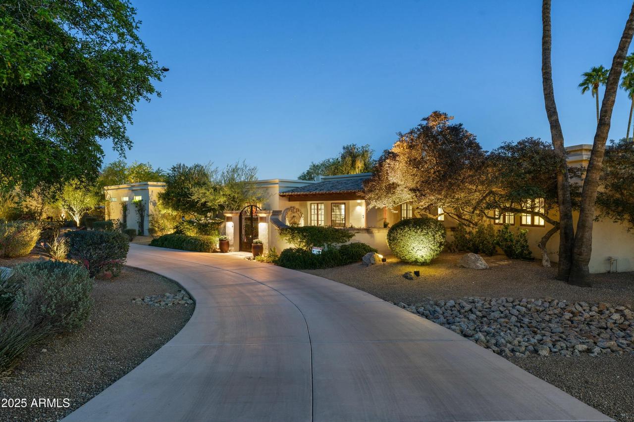 3901 E San Miguel Ave., Paradise Valley, AZ 85253