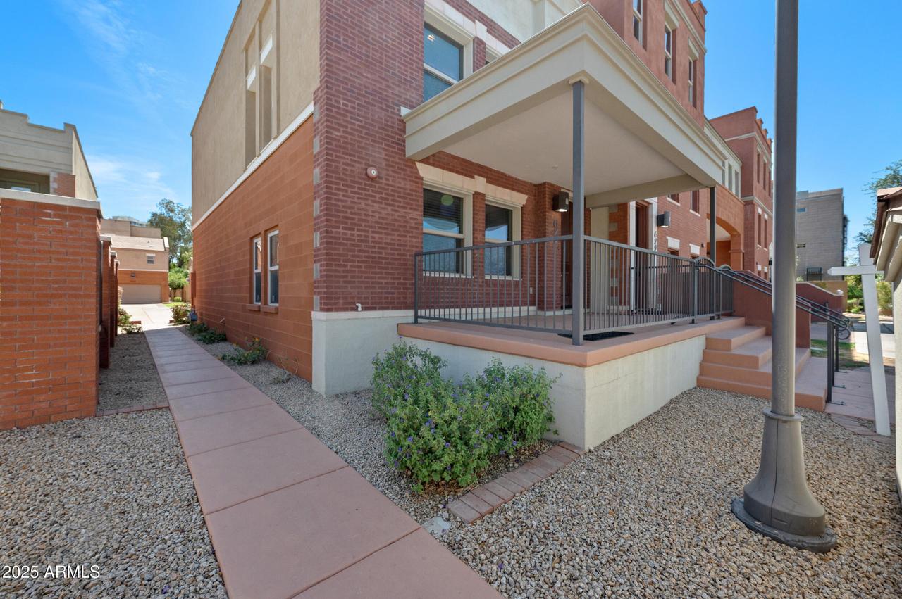 625 S Roosevelt St., Tempe, AZ 85281